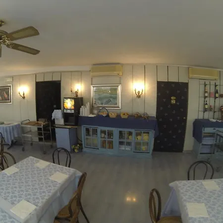 Готель Belvedere 3*