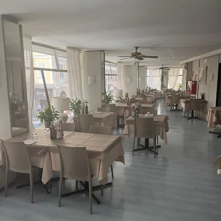 Belvedere Готель 3*