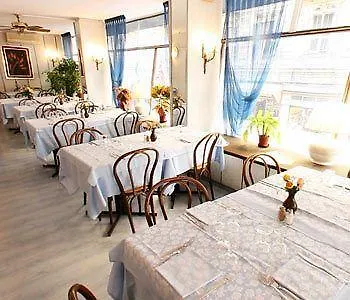 贝尔韦代雷酒店 酒店 圣雷默