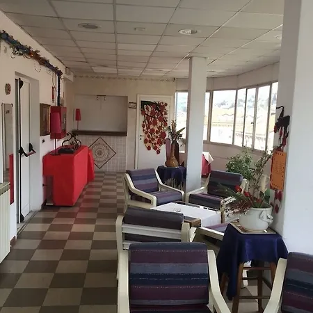 贝尔韦代雷酒店 3* 圣雷默