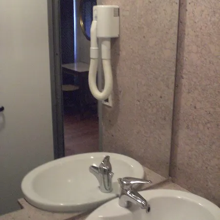 贝尔韦代雷酒店 圣雷默